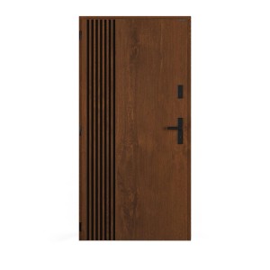 Brązowe drzwi zewnętrzne z pionowymi listwami dekoracyjnymi i czarną klamką.