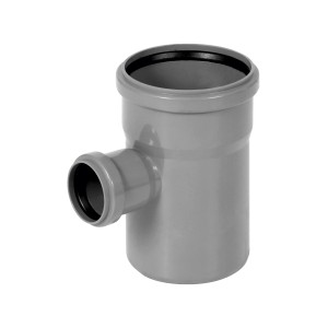 Szara rura rozgałęźna HT do kanalizacji budynkowej.