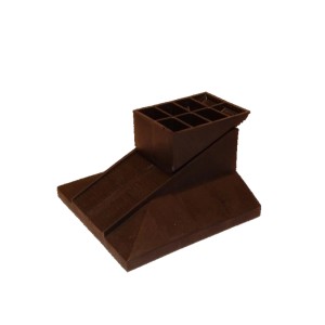 Ciemnobrązowa podkonstrukcja t.b.t. do desek tarasowych.