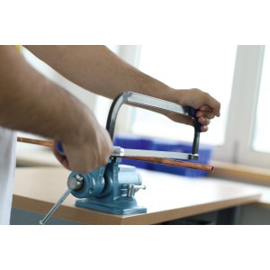 Piła LUX w użyciu: Cięcie rur w imadle. Bimetal, 2 sztuki.