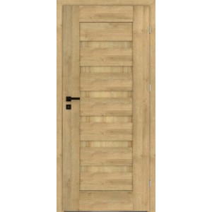 Nowoczesne drzwi wewnętrzne o wyglądzie drewna z czarną klamką. Drzwi do wnętrz.