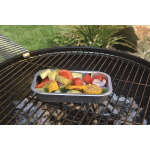 Tacka ociekowa Jamestown z warzywami na grillu, 22 cm. Akcesoria do grilla do smacznych dań warzywnych.