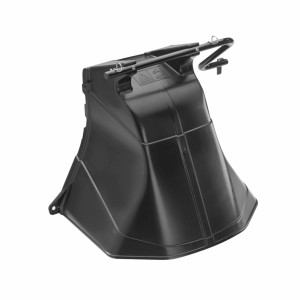 Czarny deflektor Alpina do traktorków AT4 o szerokości koszenia do 98 cm.