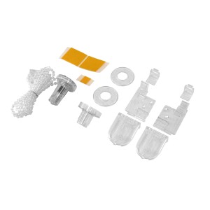 Zestaw akcesoriów do rolet: łańcuszek, paski samoprzylepne, elementy mocujące.