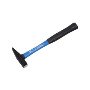 Młotek ślusarski LUX Classic, 200 g, z niebieskim trzonkiem z włókna szklanego i czarną główką ze stali narzędziowej.
