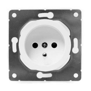 Białe gniazdko elektryczne t.b.t. z metalową ramką do montażu na ścianie.