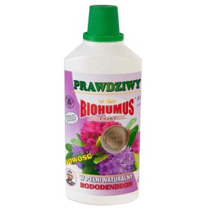 Butelka nawozu Biohumus Extra do rododendronów dla zdrowych roślin.