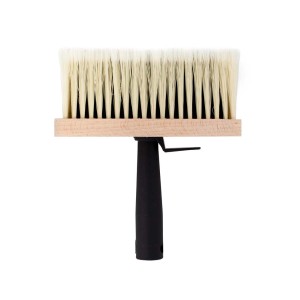 Mały pędzel do tapet LUX, 17x7 cm, z jasnym korpusem z drewna bukowego i czarną plastikową rączką.