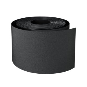 Rolka czarnej maty ogrodzeniowej t.b.t. dla prywatności w ogrodzie.