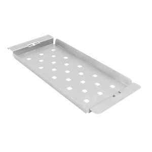 Akcesorium do grilla: Srebrna tacka ociekowa z otworami.