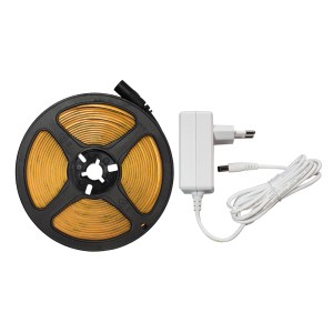 Zwinięta taśma LED z zasilaczem. Idealna do oświetlenia pośredniego.