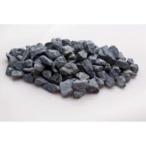 Szare kamienie ozdobne, idealne do ogrodu i krajobrazu.