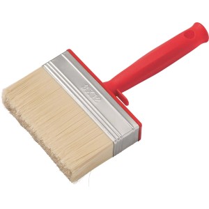 Prostokątny pędzel z czerwoną rączką. Idealny do malowania dużych powierzchni.