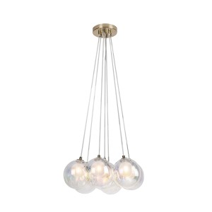 Nowoczesna lampa wisząca z wieloma iryzującymi szklanymi kulami.