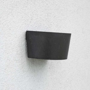 Czarna doniczka wisząca t.b.t., nowoczesne Doniczki do montażu na ścianie.