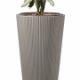 Zbiornik na deszczówkę 4rain VASO DECOR w kolorze szarości cynku, 220 l z wkładem na rośliny i kranem.