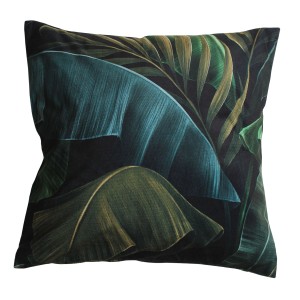 Dekoracyjna poduszka t.b.t. z motywem tropikalnych liści do salonu i sypialni.