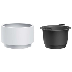 Donice t.b.t.: Biała osłonka i czarny wkład do roślin.