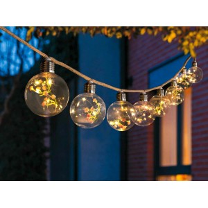 Dekoracyjny solarny łańcuch świetlny z przezroczystymi żarówkami i kwiatami do użytku zewnętrznego.