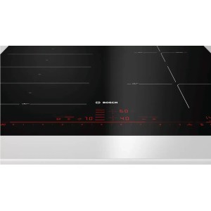 Czarna płyta indukcyjna Bosch z wyświetlaczem cyfrowym.