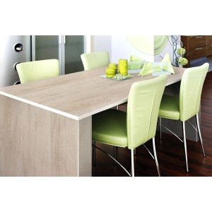 Folia samoprzylepna d-c-fix Santana Oak Kalk na stole, wygląd drewna, do dekoracji i projektowania mebli.