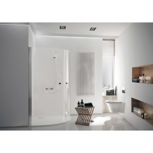 Nowoczesna łazienka z WC podwieszanym t.b.t. i prysznicem.