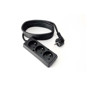 Czarny przedłużacz t.b.t. z 3 gniazdami.