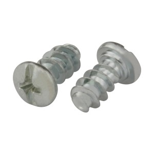 Dwie ocynkowane śruby Euro Hettich z łbem stożkowym i rowkiem krzyżowym.