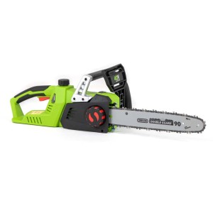 Zielona pilarka akumulatorowa t.b.t. z prowadnicą Oregon do prac ogrodowych.