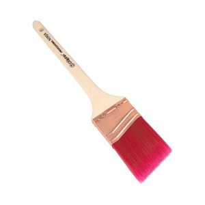 Pędzel t.b.t. z różowym włosiem i drewnianą rączką.