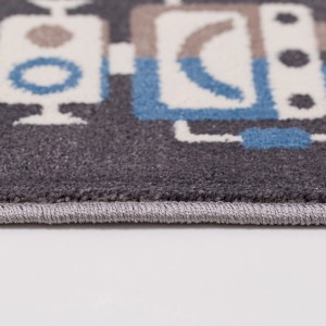 Zbliżenie szarego dywanu z krótkim włosiem i wzorem robota.