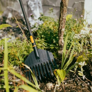 Fiskars Grabie do liści wąskie OneClick