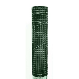 Zielona rolka siatki drucianej t.b.t. do ogrodzeń.