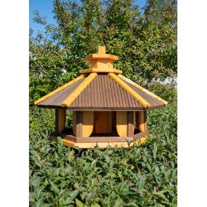 Drewniany karmnik dla ptaków w stylu pagody do ogrodu.