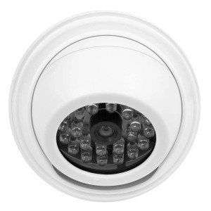 Zbliżenie białej kamery monitoringu t.b.t. do montażu sufitowego.