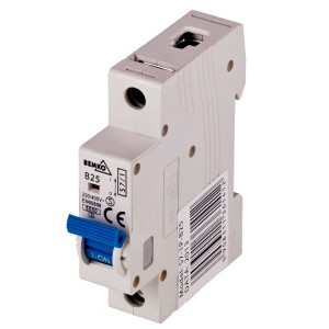 Wyłącznik nadprądowy Bemko, B25, z niebieskim przełącznikiem w pozycji 'I-ON'.