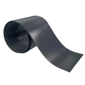 Szara mata ogrodzeniowa w rolce, powierzchnia żebrowana.