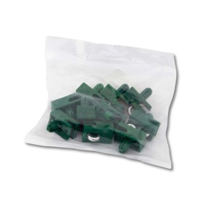 Zielone klipsy do ogrodzeń t.b.t. w przezroczystym worku, akcesoria do ogrodzeń.