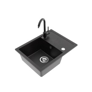 Czarny zlewozmywak granitowy t.b.t. z baterią, widok z góry.