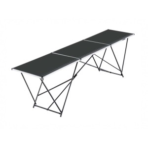 Stół wielofunkcyjny LUX z czarnym blatem i czerwoną stalową ramą do tapetowania.