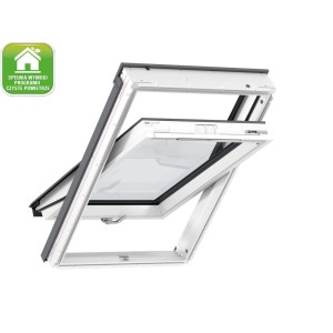 Okno dachowe t.b.t., otwarte, białe ramy