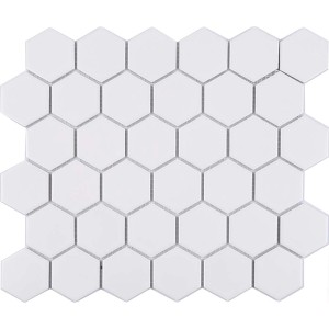 Białe sześciokątne płytki mozaikowe na ściany i podłogi.