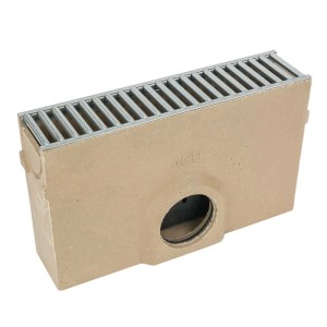 Betonowy kanał odwadniający z rusztem, część systemu t.b.t.