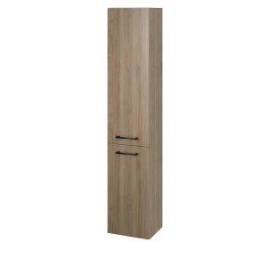 Wysoka szafka łazienkowa t.b.t. w kolorze drewna z dwiema szufladami i czarnymi uchwytami.