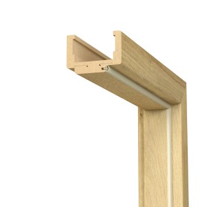 Ościeżnica drzwiowa t.b.t. z jasnego drewna, widok szczegółowy.