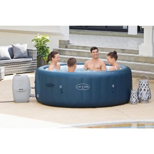 Bestway Lay-Z-Spa Milan AirJet Plus nadmuchiwane jacuzzi z 4 osobami w ogrodzie.