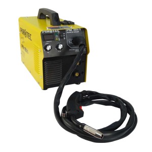 Żółta spawarka t.b.t. z czarnym kablem. Spawarka inwertorowa dla majsterkowiczów i profesjonalistów.