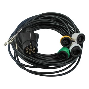 Czarny kabel z 7-pinową wtyczką i kolorowymi złączami do akcesoriów przyczep.