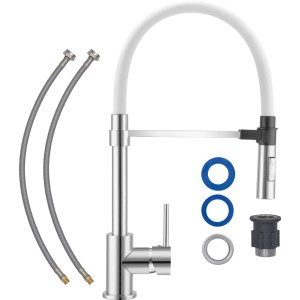 Bateria jednouchwytowa t.b.t. z białą wylewką i akcesoriami.