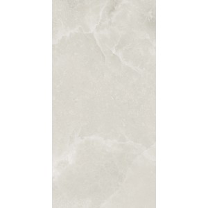 Jasna płytka podłogowa o wyglądzie marmuru, odpowiednia do wnętrz.